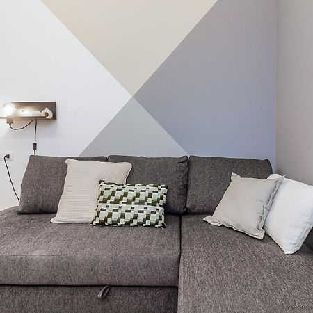 Stunning View Lakeside Apartment - Larihome A11 غْرافيدونا المظهر الخارجي الصورة