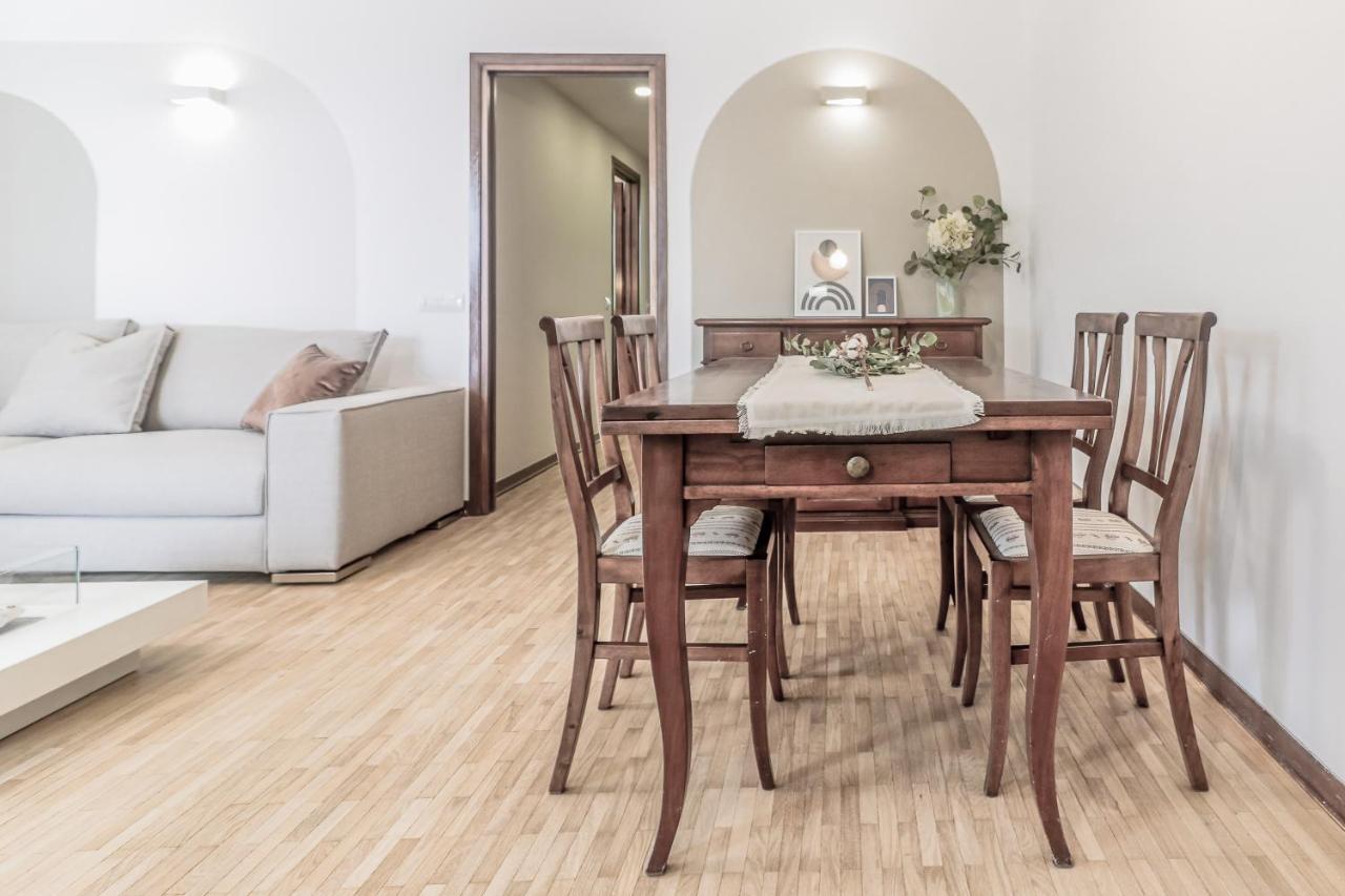 Stunning View Lakeside Apartment - Larihome A11 غْرافيدونا المظهر الخارجي الصورة
