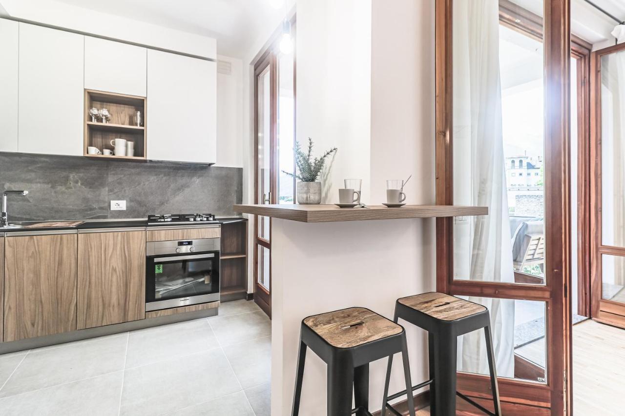 Stunning View Lakeside Apartment - Larihome A11 غْرافيدونا المظهر الخارجي الصورة