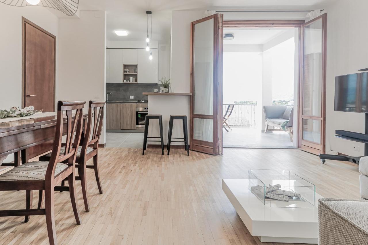 Stunning View Lakeside Apartment - Larihome A11 غْرافيدونا المظهر الخارجي الصورة
