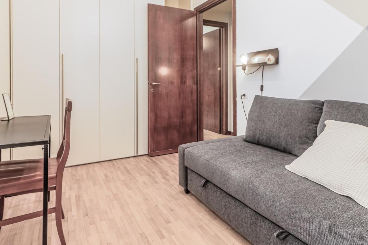 Stunning View Lakeside Apartment - Larihome A11 غْرافيدونا المظهر الخارجي الصورة
